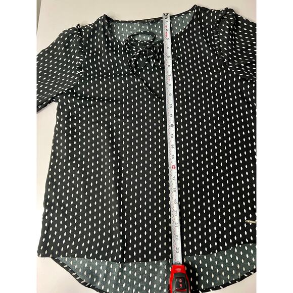 VAN HEUSEN Size Large Printed Top with Tie-Up Neckline Long Sleeve B&W - Picture 14 of 16